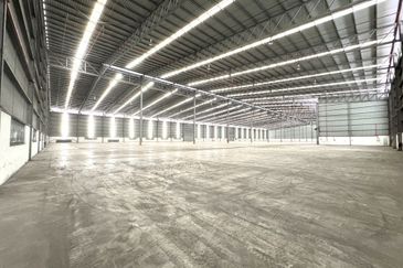 West Port, Pulau Indah