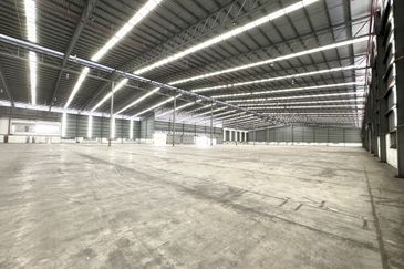 West Port, Pulau Indah