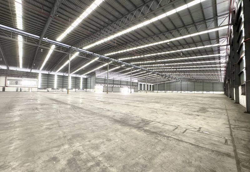 West Port, Pulau Indah