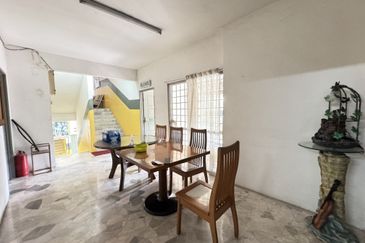 2.5 storey Bungalow House, SS 2/70, Petaling Jaya, Airbnb, 24 rooms