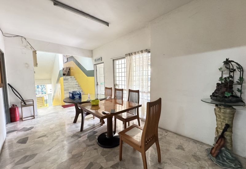 2.5 storey Bungalow House, SS 2/70, Petaling Jaya, Airbnb, 24 rooms