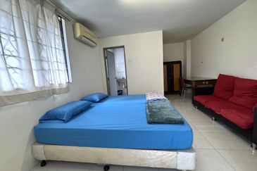 2.5 storey Bungalow House, SS 2/70, Petaling Jaya, Airbnb, 24 rooms