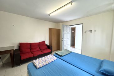 2.5 storey Bungalow House, SS 2/70, Petaling Jaya, Airbnb, 24 rooms