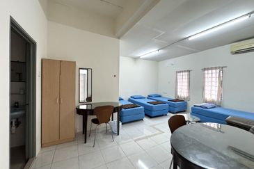 2.5 storey Bungalow House, SS 2/70, Petaling Jaya, Airbnb, 24 rooms