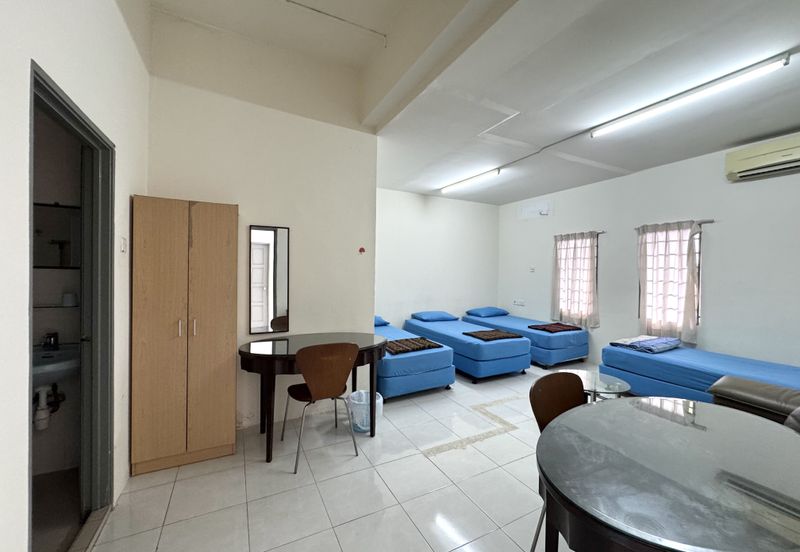 2.5 storey Bungalow House, SS 2/70, Petaling Jaya, Airbnb, 24 rooms