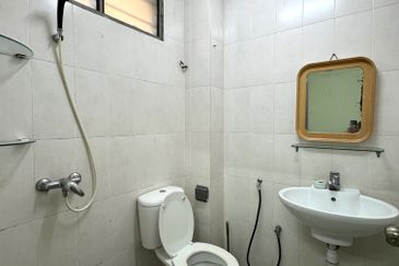 2.5 storey Bungalow House, SS 2/70, Petaling Jaya, Airbnb, 24 rooms