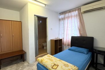 2.5 storey Bungalow House, SS 2/70, Petaling Jaya, Airbnb, 24 rooms