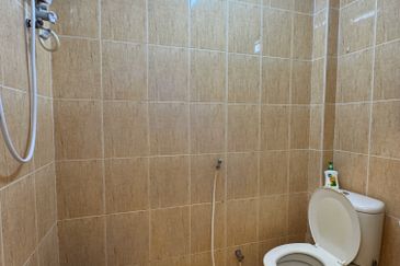 2.5 storey Bungalow House, SS 2/70, Petaling Jaya, Airbnb, 24 rooms