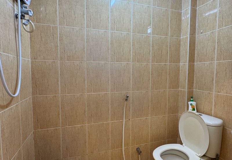 2.5 storey Bungalow House, SS 2/70, Petaling Jaya, Airbnb, 24 rooms