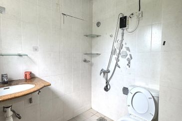 2.5 storey Bungalow House, SS 2/70, Petaling Jaya, Airbnb, 24 rooms