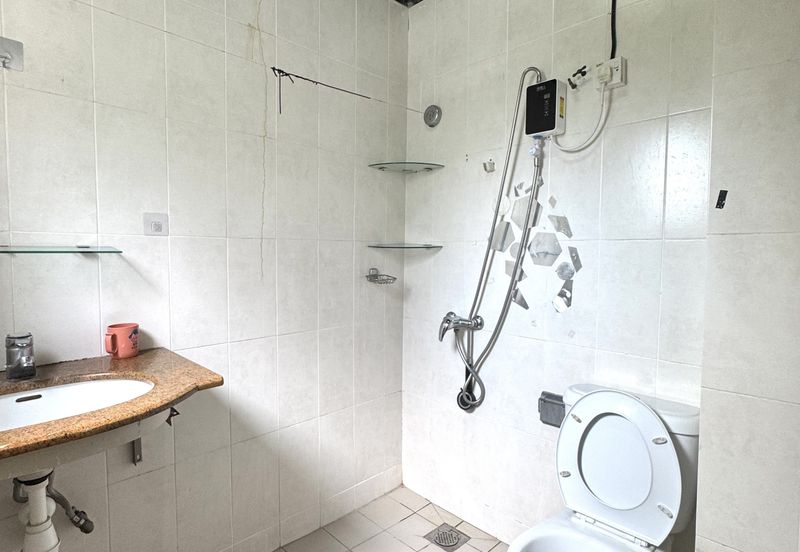 2.5 storey Bungalow House, SS 2/70, Petaling Jaya, Airbnb, 24 rooms