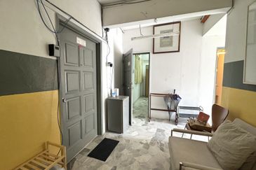 2.5 storey Bungalow House, SS 2/70, Petaling Jaya, Airbnb, 24 rooms