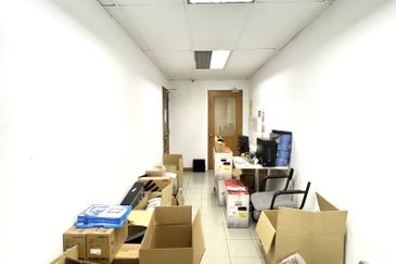 1.5 storey Factory Facing Main Road for Sale/Rent, Kampung Cempaka