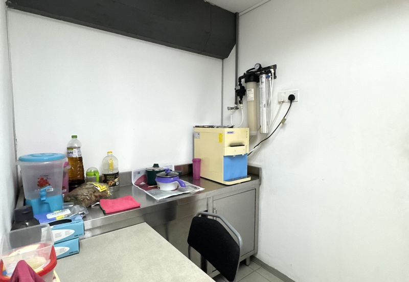 1.5 storey Factory Facing Main Road for Sale/Rent, Kampung Cempaka