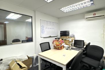 1.5 storey Factory Facing Main Road for Sale/Rent, Kampung Cempaka