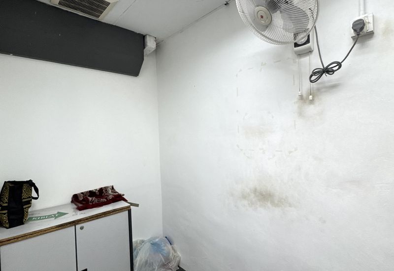 1.5 storey Factory Facing Main Road for Sale/Rent, Kampung Cempaka