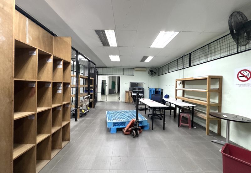 1.5 storey Factory Facing Main Road for Sale/Rent, Kampung Cempaka