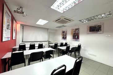 1.5 storey Factory Facing Main Road for Sale/Rent, Kampung Cempaka