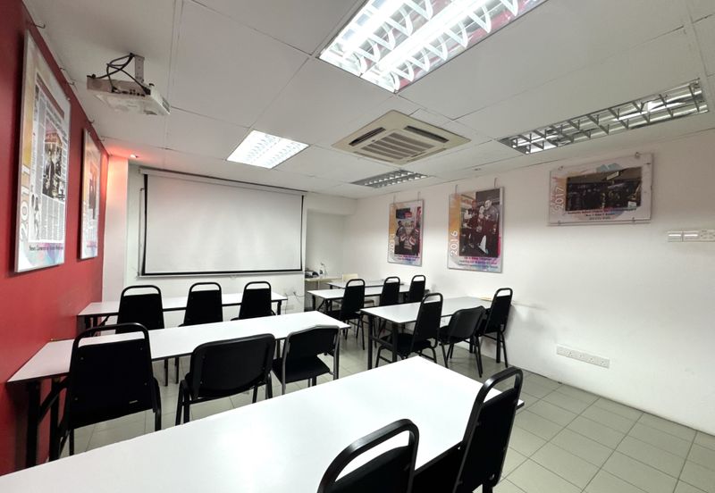 1.5 storey Factory Facing Main Road for Sale/Rent, Kampung Cempaka