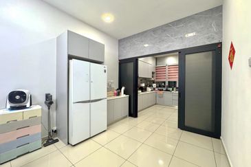 Taman Myra Meranti Puchong South 3 Storey House For Sale