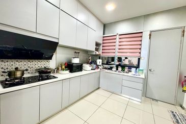 Taman Myra Meranti Puchong South 3 Storey House For Sale