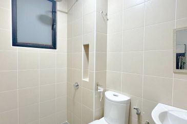 Taman Myra Meranti Puchong South 3 Storey House For Sale