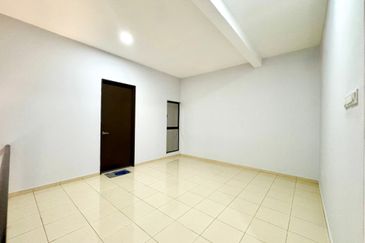 Taman Myra Meranti Puchong South 3 Storey House For Sale