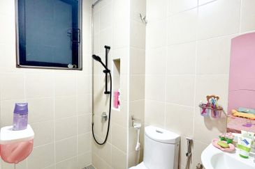 Taman Myra Meranti Puchong South 3 Storey House For Sale