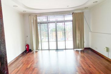 2-Storey Shop for Rent, Taman Pinggiran Putra @ Seri Kembangan