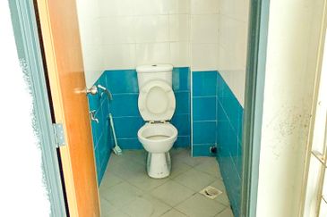 2-Storey Shop for Rent, Taman Pinggiran Putra @ Seri Kembangan