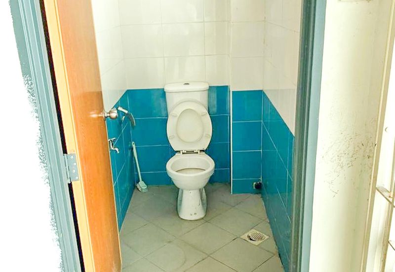 2-Storey Shop for Rent, Taman Pinggiran Putra @ Seri Kembangan