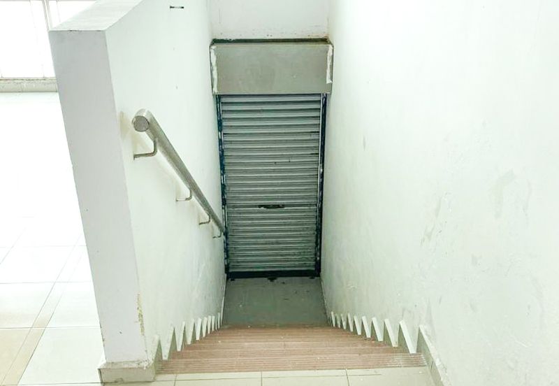 2-Storey Shop for Rent, Taman Pinggiran Putra @ Seri Kembangan