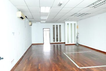 2-Storey Shop for Rent, Taman Pinggiran Putra @ Seri Kembangan