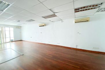 2-Storey Shop for Rent, Taman Pinggiran Putra @ Seri Kembangan