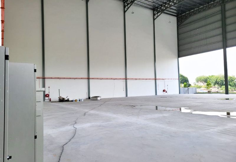 4 Storey Office Cum with Single Storey Warehouse