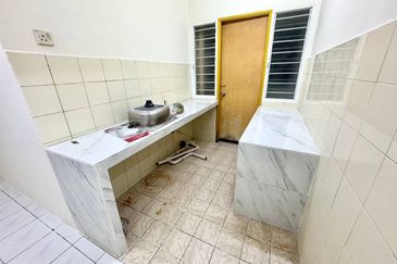 Saujana Apartment, Damansara Damai for Rent