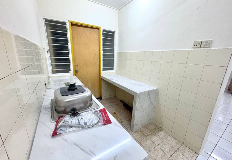 Saujana Apartment, Damansara Damai for Rent