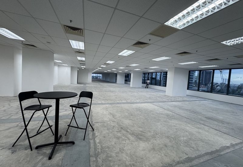 4-Storeys Corner Shoplot Showroom with Lift to Let @ Bandar Puteri, Puchong, Selangor