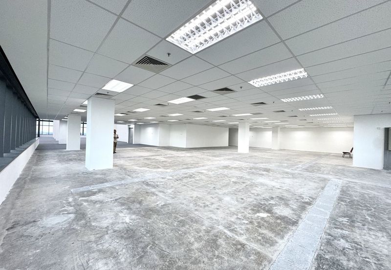 4-Storeys Corner Shoplot Showroom with Lift to Let @ Bandar Puteri, Puchong, Selangor