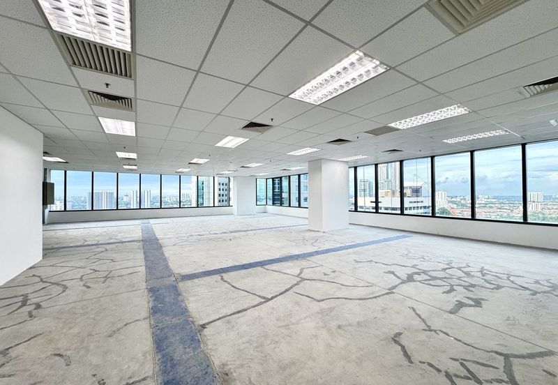 4-Storeys Corner Shoplot Showroom with Lift to Let @ Bandar Puteri, Puchong, Selangor