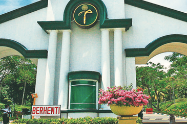 Tropicana Golf & Country Resort