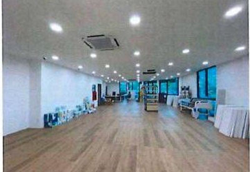 3-Storey Corner Shoplot for Lease in Bandar Seri Putra, Kajang