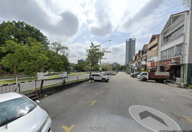 Taman Putra Permai, Seri Kembangan (3-Storey Shoplot for Rent)