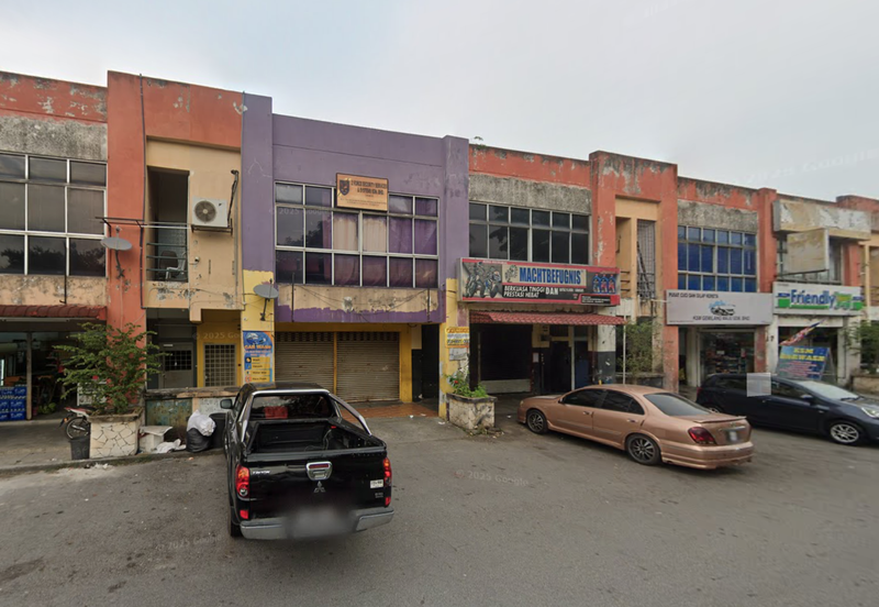 Double Storey Shop Lot @ Putra Heights, Subang Jaya For Sale 
