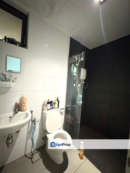 Utropolis Suites Serviced Residence @ Seksyen U1, Shah Alam For Sale , Selangor, Shah Alam