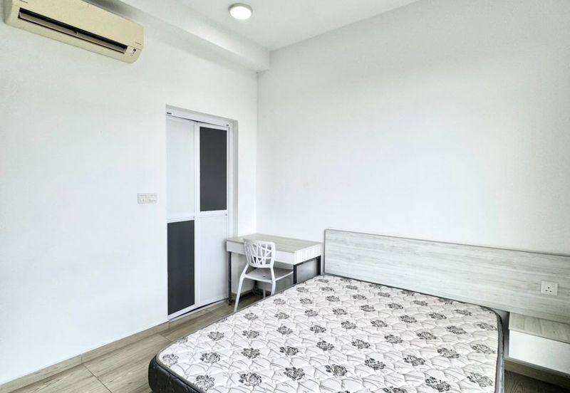 Kenwingston Square Garden