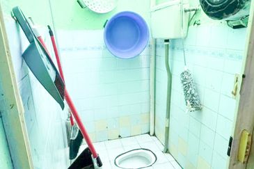 Single Storey Terrace Corner House for Sale - Meru, Kapar, Klang