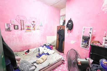 Single Storey Terrace Corner House for Sale - Meru, Kapar, Klang