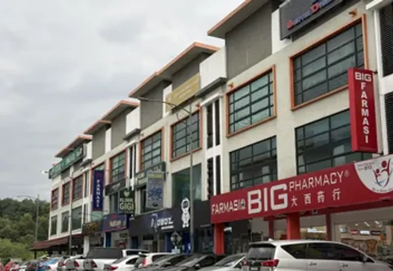 3-Storey Commercial Lot in Sungai Jelok, Kajang for Lease