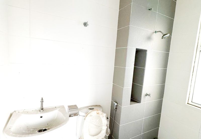 2.5 Storey Bungalow House Available for Purchase @ Bandar Bukit Raja